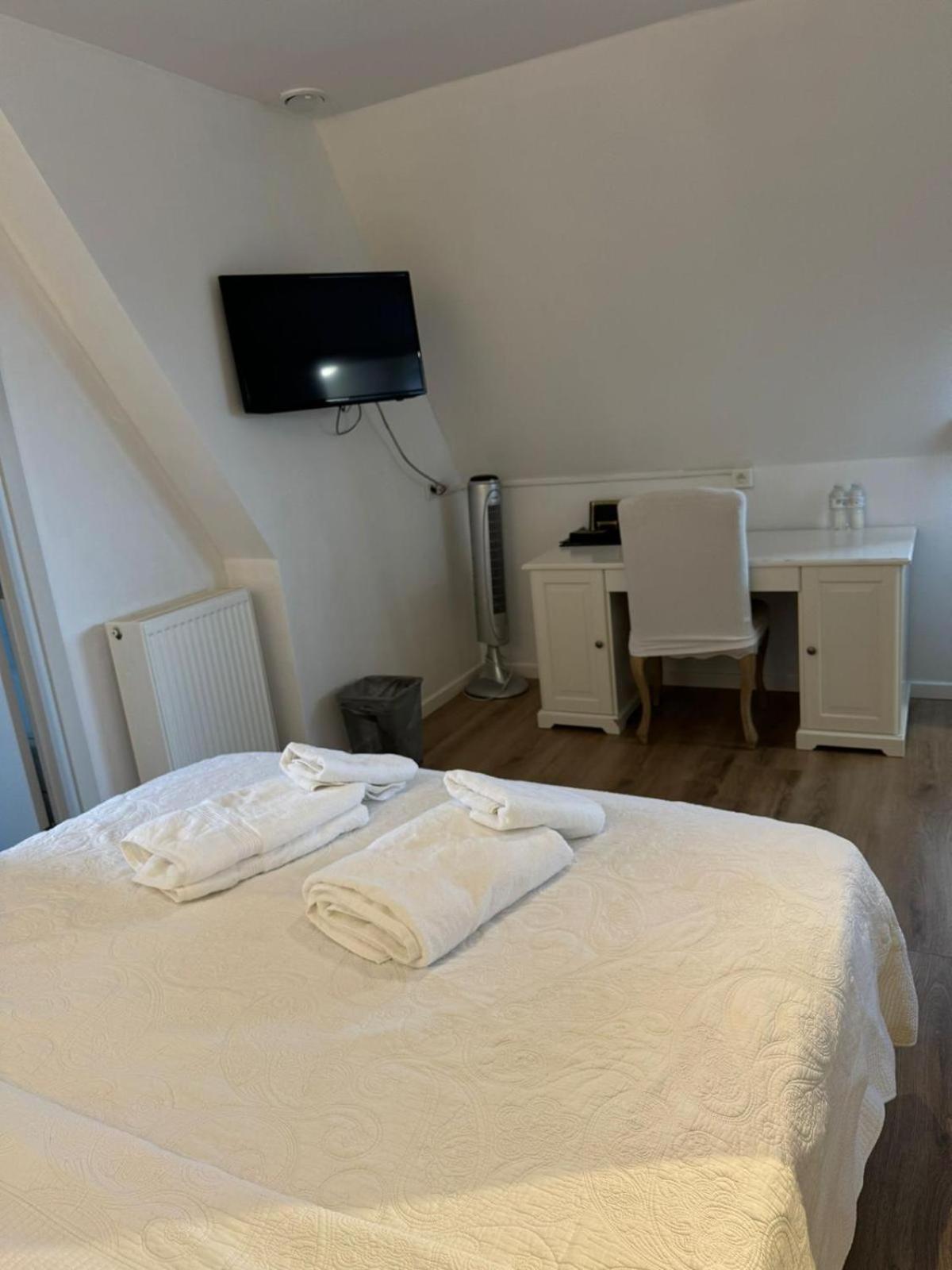 Hotel La Chaumiere Asse Bagian luar foto