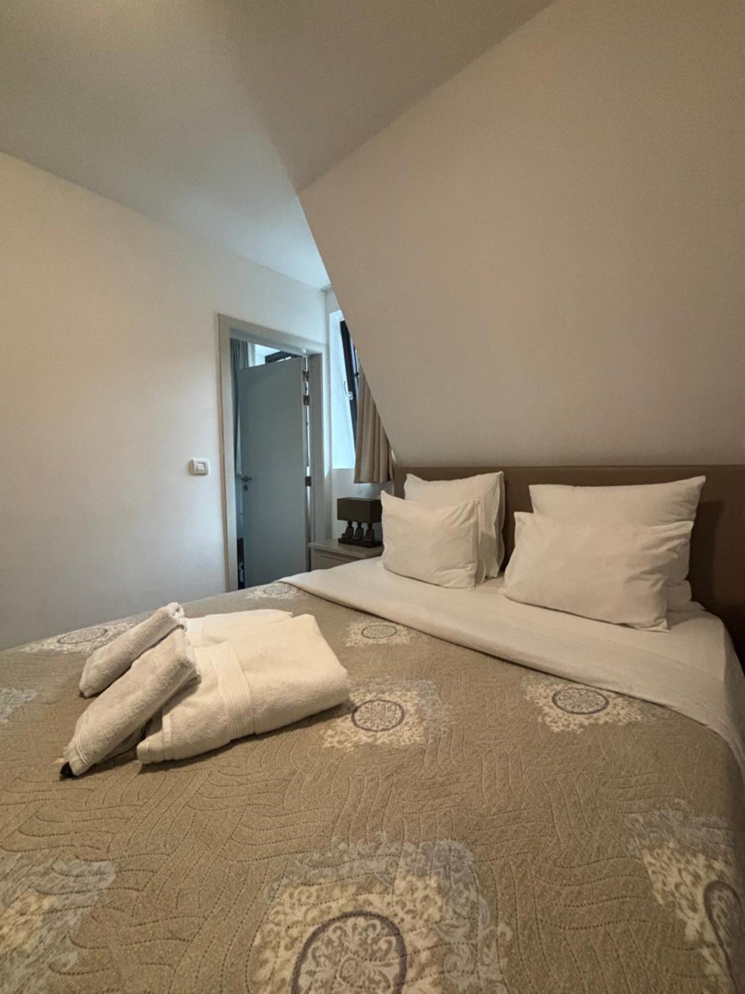 Hotel La Chaumiere Asse Bagian luar foto