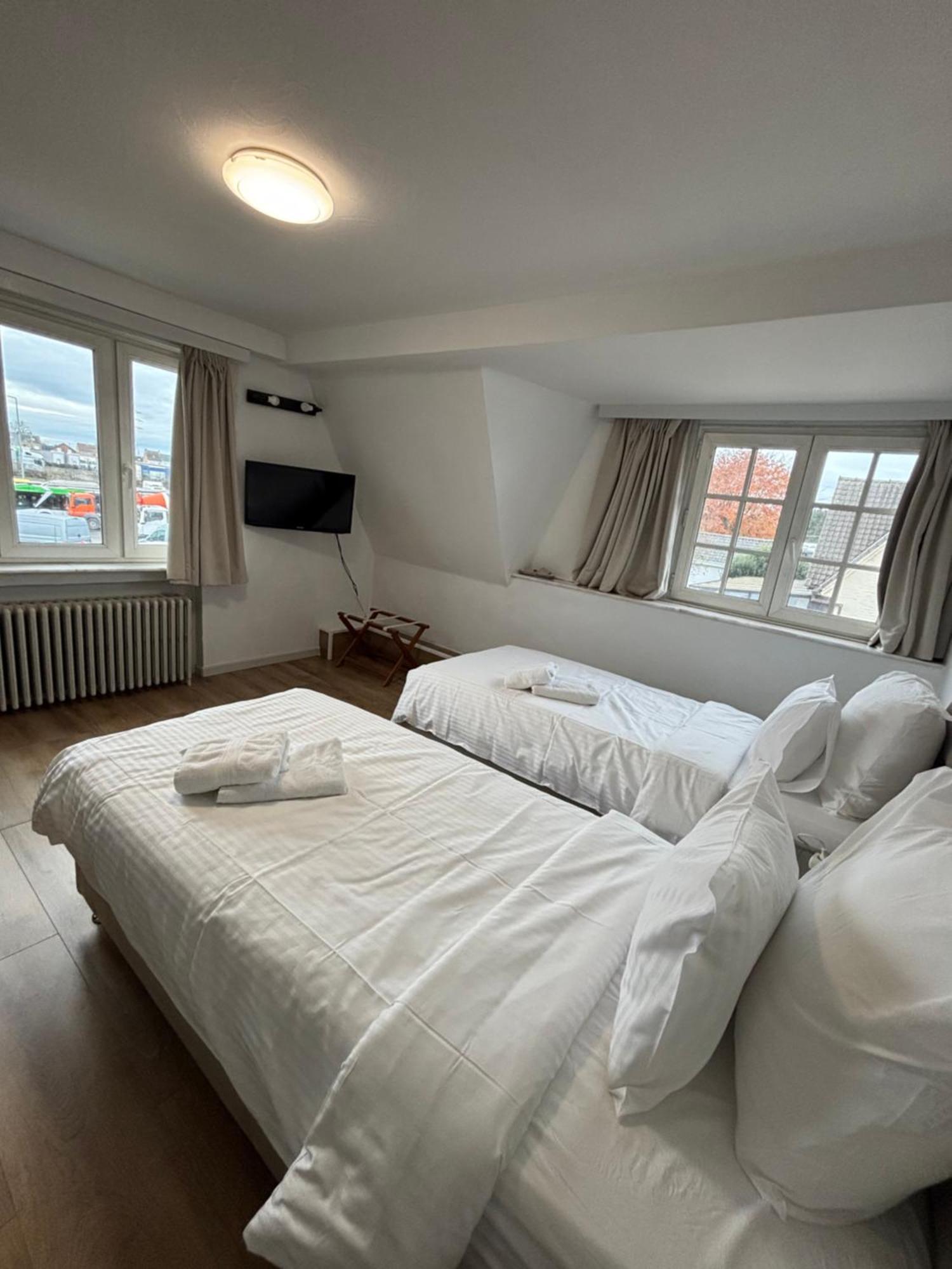 Hotel La Chaumiere Asse Bagian luar foto