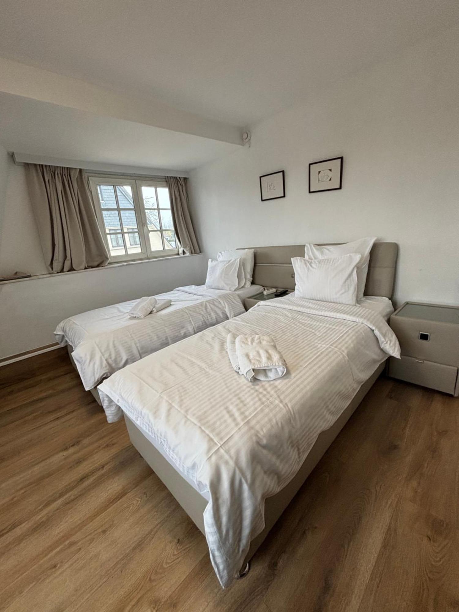 Hotel La Chaumiere Asse Bagian luar foto