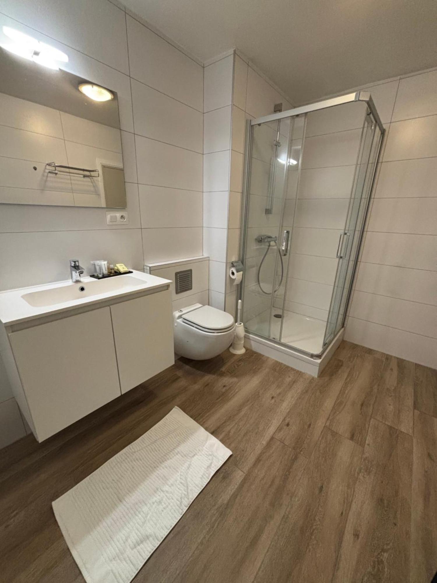 Hotel La Chaumiere Asse Bagian luar foto